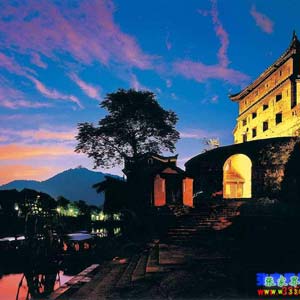 喜樂(lè)L線:天門(mén)山、張家界、袁家界、猛洞河、鳳凰古城超經(jīng)典五日游